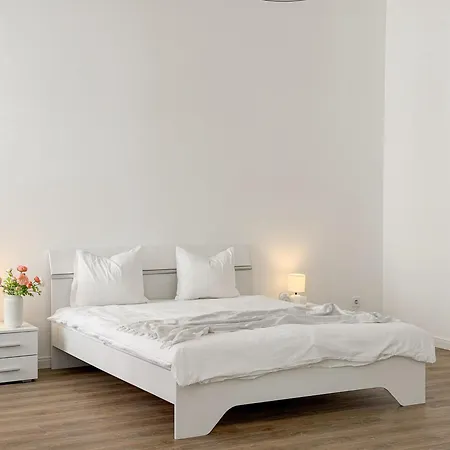 Real Living By Refa - New Town 411 براغ