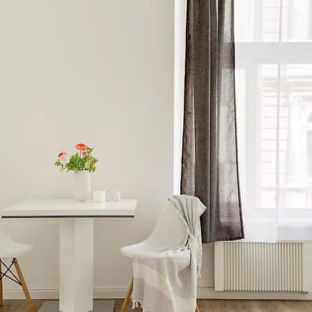Real Living By Refa - New Town 411 شقة *