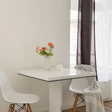 Real Living By Refa - New Town 411 * براغ